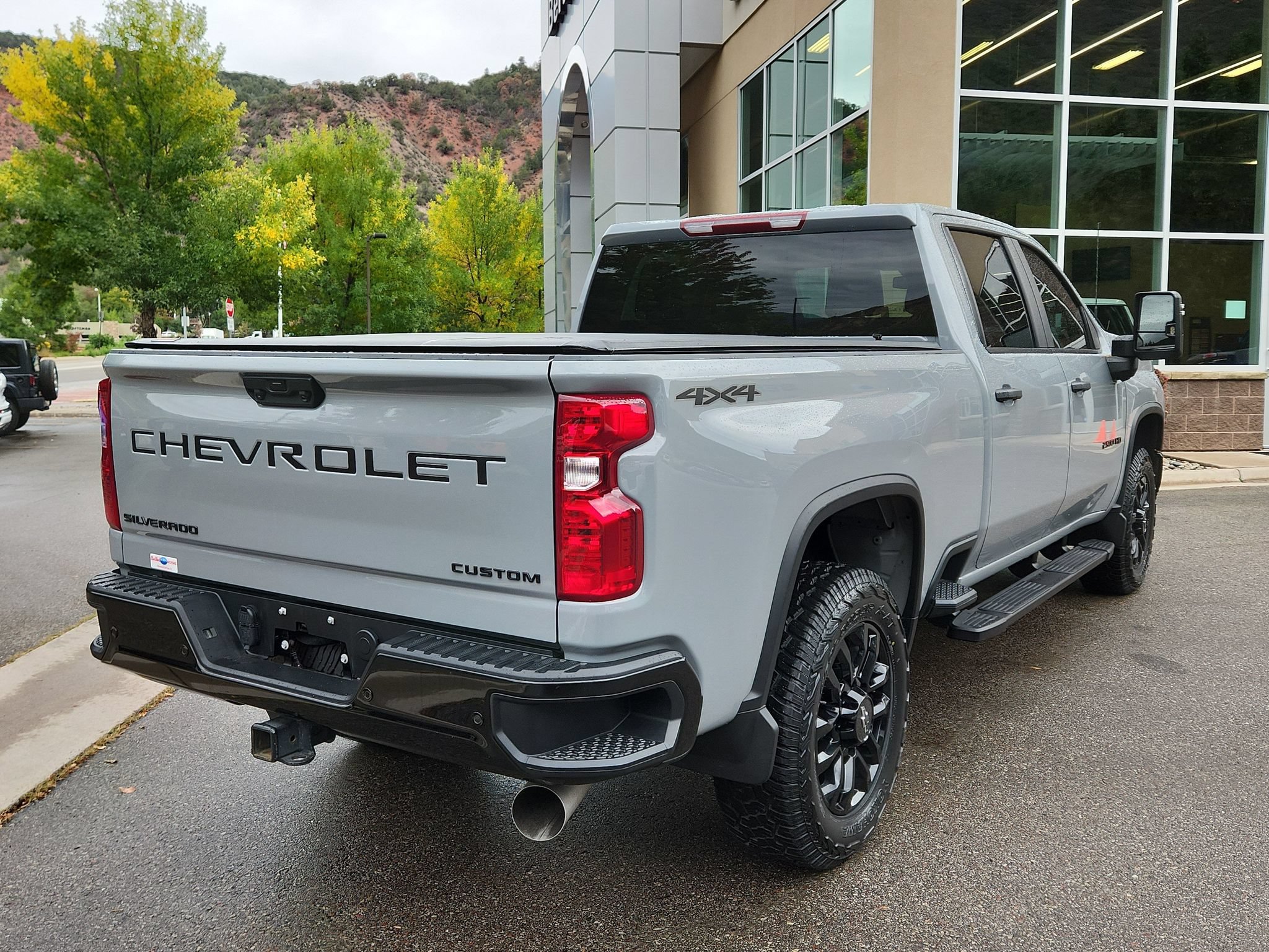 Used 2025 Chevrolet Silverado 2500 Custom w/ Custom Value Package AWD/4WD image 3