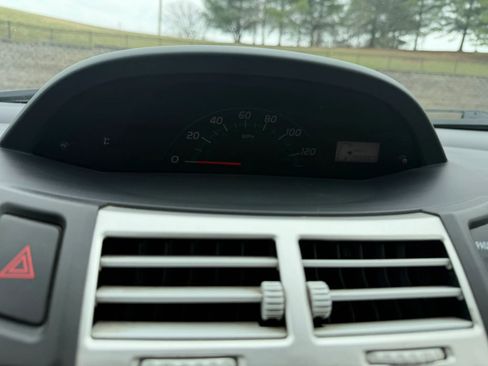 Used 2007 Toyota Yaris 2-Door Hatchback image 17