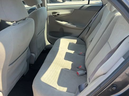Used 2010 Toyota Corolla LE image 30