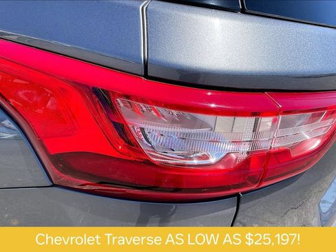 Used 2020 Chevrolet Traverse Premier FWD image 30