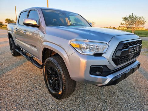 Used 2021 Toyota Tacoma SR5 image 5