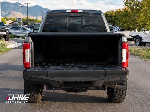 Used 2017 Ford F250 Platinum w/ Platinum Ultimate Package image 16