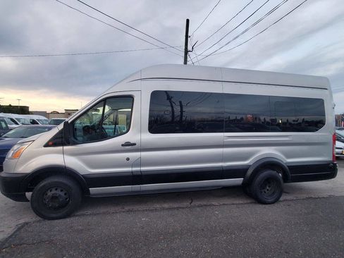 Used 2019 Ford Transit 350 XLT image 2