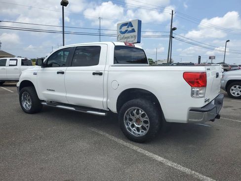 Used 2013 Toyota Tundra 4x4 CrewMax image 3