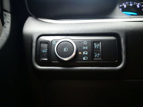 Used 2023 Ford Explorer XLT w/ Equipment Group 202A AWD/4WD image 19