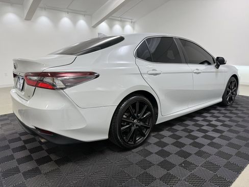 Used 2022 Toyota Camry LE image 7