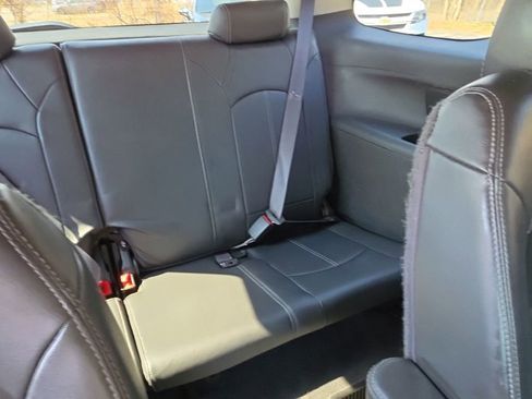 Used 2014 GMC Acadia SLT image 26