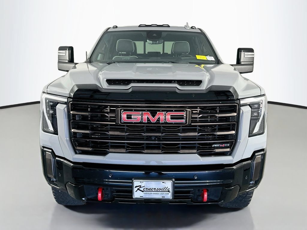 Used 2024 GMC Sierra 2500 AT4X AWD/4WD image 2
