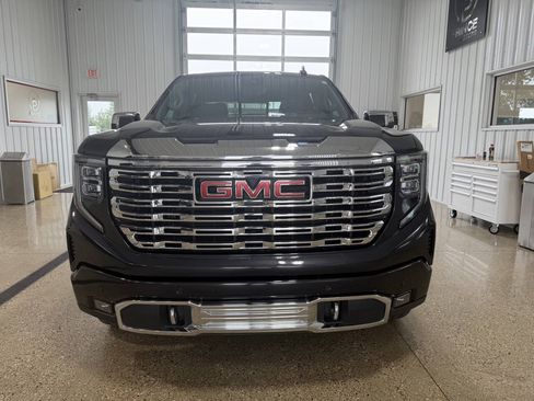 Used 2023 GMC Sierra 1500 Denali w/ Denali Reserve Package AWD/4WD image 7