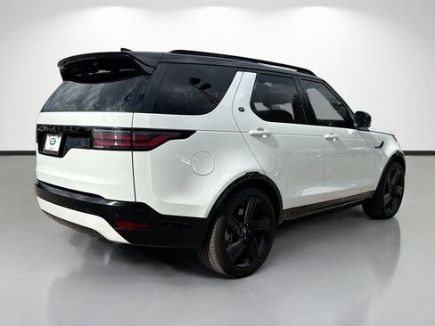 Used 2025 Land Rover Discovery Dynamic SE image 5
