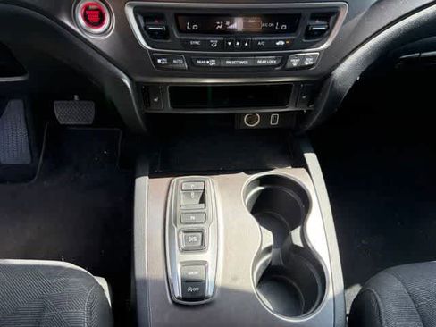 Used 2022 Honda Pilot Sport image 19