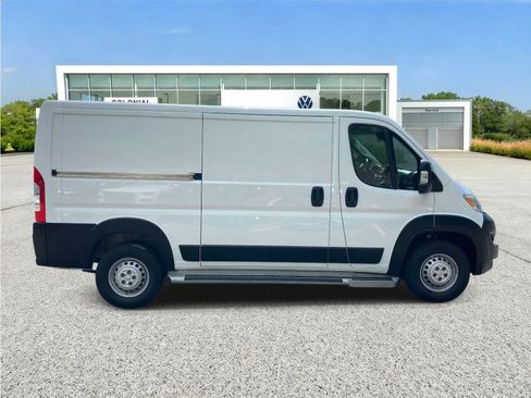 Used 2025 RAM ProMaster 2500 w/ U-Haul Equipment Group FWD image 6