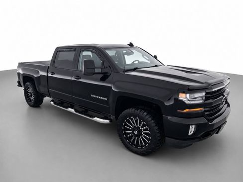 Used 2017 Chevrolet Silverado 1500 LT w/ All Star Edition AWD/4WD image 3