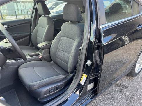Used 2018 Chevrolet Cruze LT w/ Convenience Package image 7
