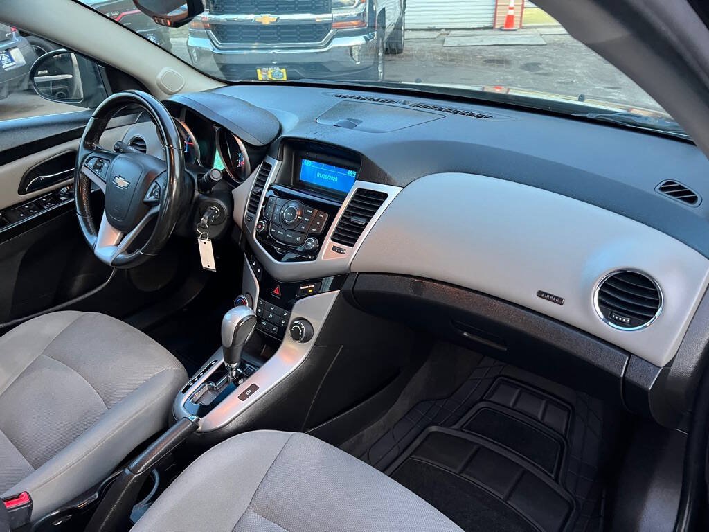 Used 2014 Chevrolet Cruze LT FWD image 20