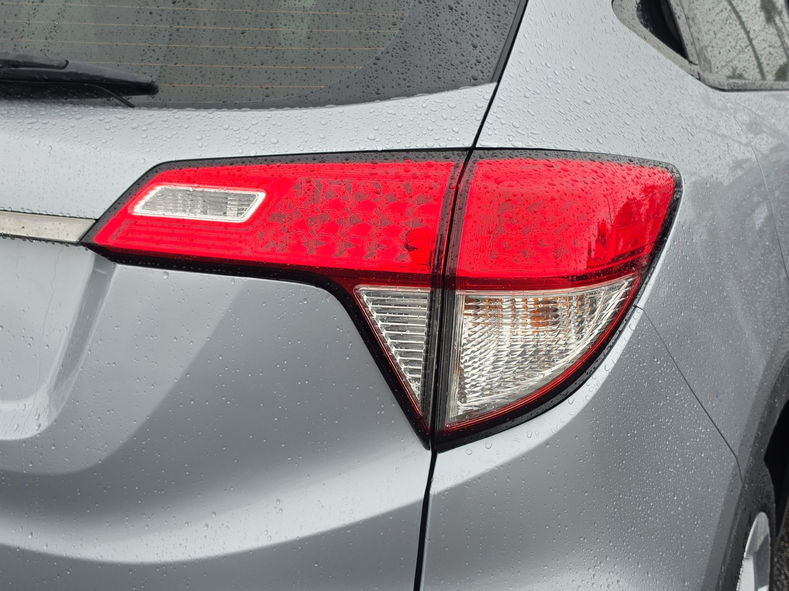 Used 2020 Honda HR-V LX image 8
