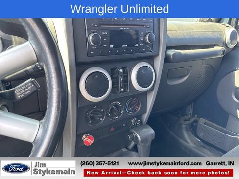 Used 2008 Jeep Wrangler Unlimited Sahara AWD/4WD image 16