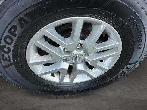 Used 2015 Nissan Frontier SV RWD image 16
