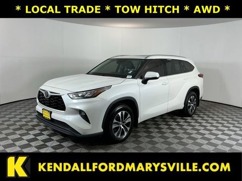 Used 2020 Toyota Highlander XLE AWD/4WD image 1