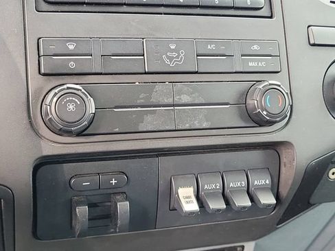 Used 2015 Ford F550 2WD Regular Cab Super Duty image 22