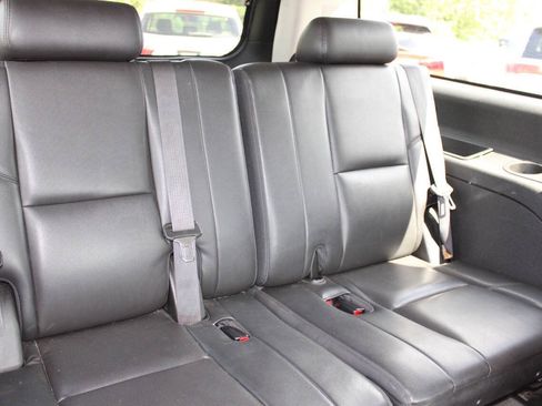 Used 2013 Cadillac Escalade ESV Luxury AWD/4WD image 21