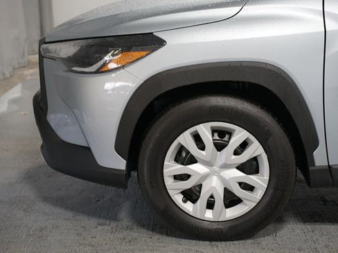 Certified 2024 Toyota Corolla Cross L image 5