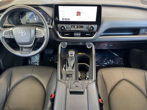 Certified 2025 Toyota Grand Highlander AWD Hybrid image 17