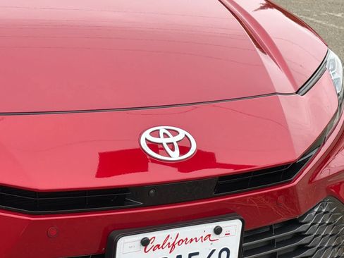 Used 2025 Toyota Camry XLE w/ Premium Plus Package AWD/4WD image 10