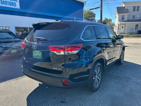 Used 2018 Toyota Highlander XLE image 8