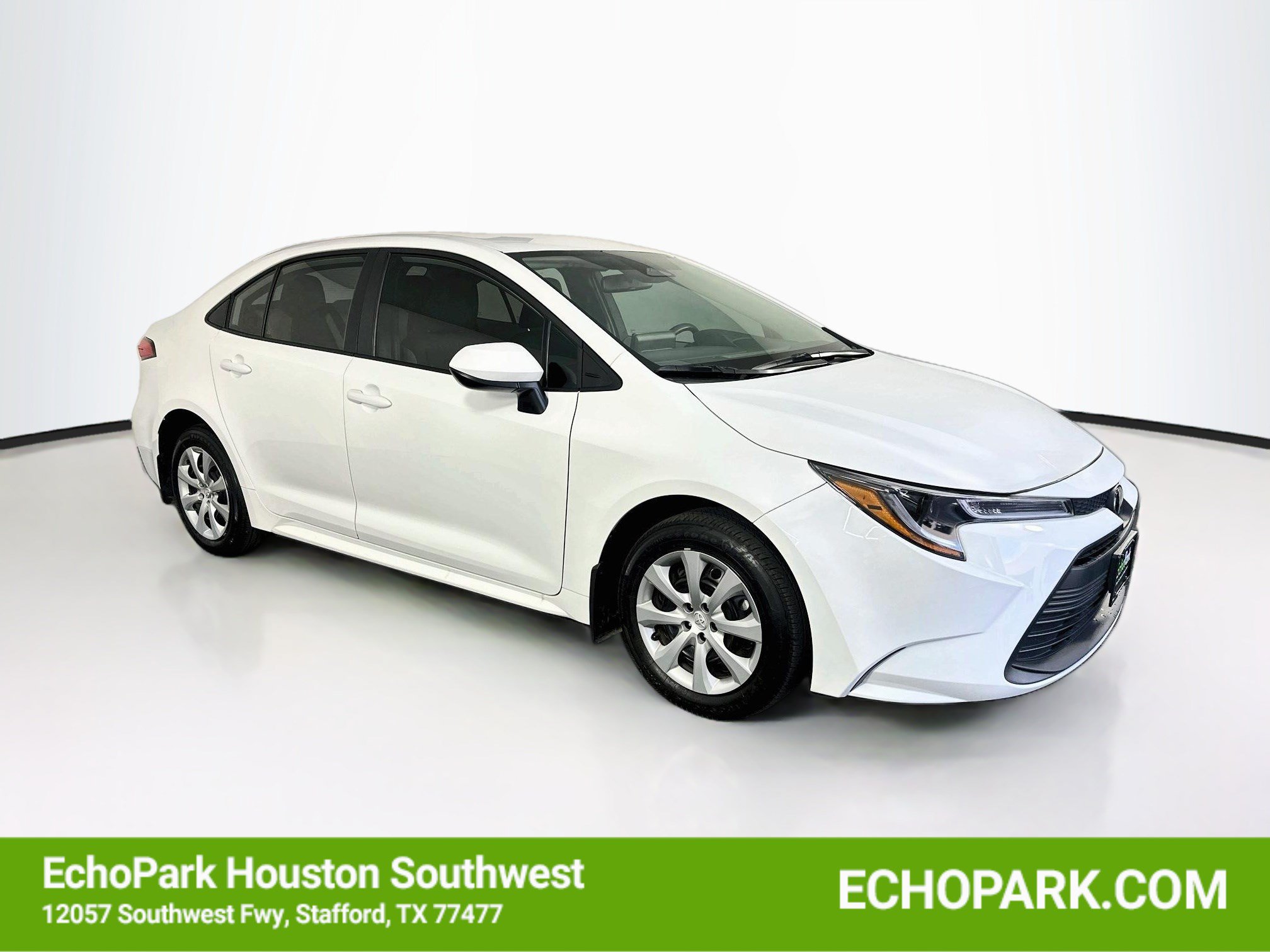 Used 2026 Toyota Corolla LE FWD image 1