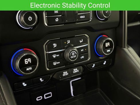Certified 2023 Chevrolet Suburban LT AWD/4WD image 30
