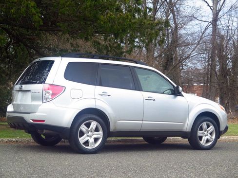 Used 2010 Subaru Forester 2.5X Premium image 4