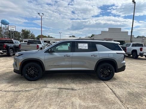 New 2026 Chevrolet Traverse LT w/ Midnight/Sport Edition image 3