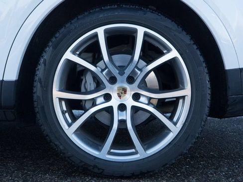 Used 2023 Porsche Cayenne S AWD/4WD image 13