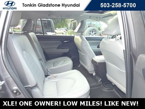 Used 2022 Toyota Highlander XLE image 23
