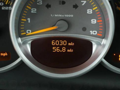 Used 2005 Porsche Carrera GT image 15