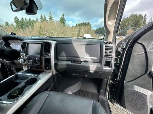 Used 2017 RAM 1500 Laramie w/ Convenience Group AWD/4WD image 28