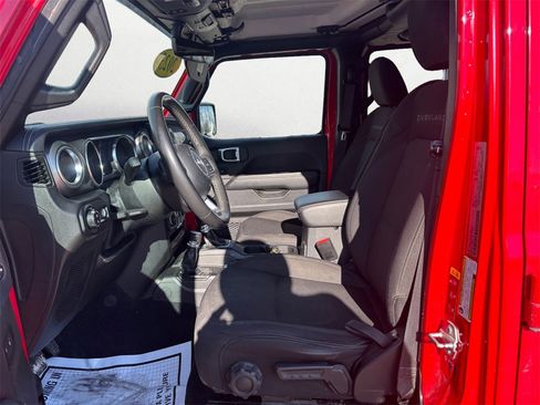 Used 2023 Jeep Gladiator Overland image 9