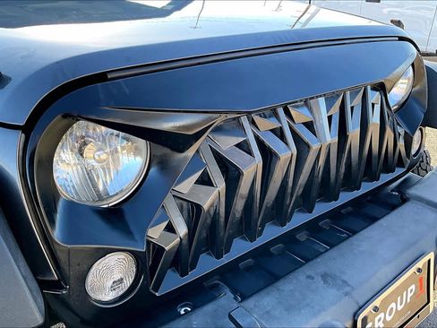 Used 2018 Jeep Wrangler Unlimited Sport S image 29