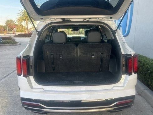 Used 2023 Kia Sorento S w/ Panoramic Sunroof Package image 8