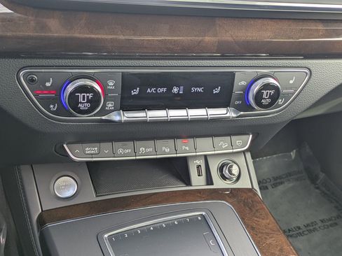 Used 2019 Audi Q5 Prestige w/ Prestige Package image 15