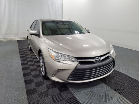 Used 2016 Toyota Camry XLE image 13