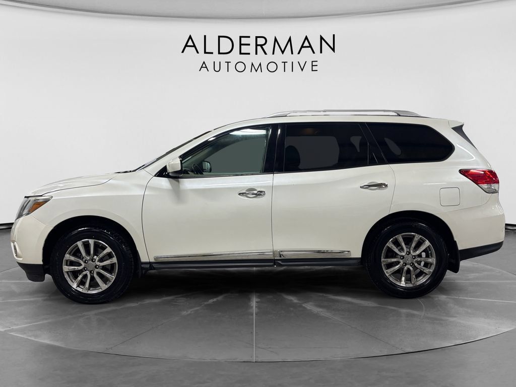 Used 2016 Nissan Pathfinder SL w/ SL Tech Package AWD/4WD image 2