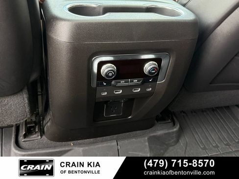 Used 2023 GMC Yukon Denali Ultimate image 26