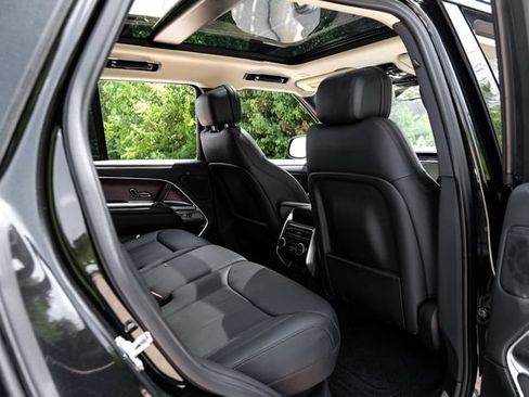 Used 2024 Land Rover Range Rover SE AWD/4WD image 47