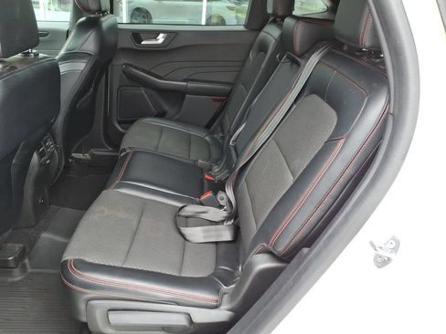 Used 2023 Ford Escape ST-Line w/ Tech Pack #1 FWD image 9