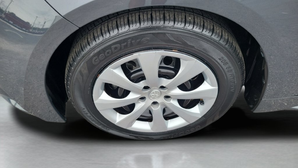 Used 2023 Toyota Corolla LE FWD image 25