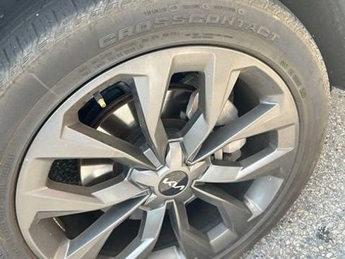 Certified 2022 Kia Sorento SX Prestige AWD/4WD image 2