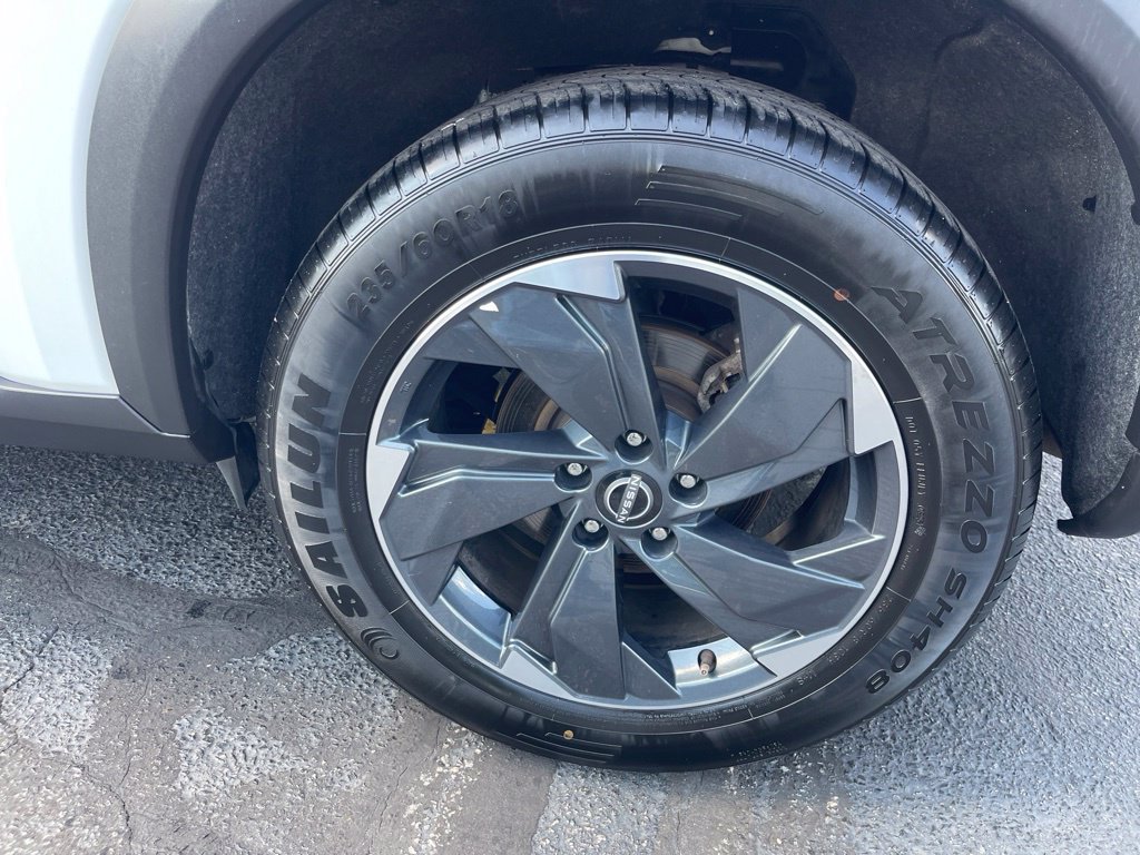 Certified 2025 Nissan Rogue SV AWD/4WD image 28