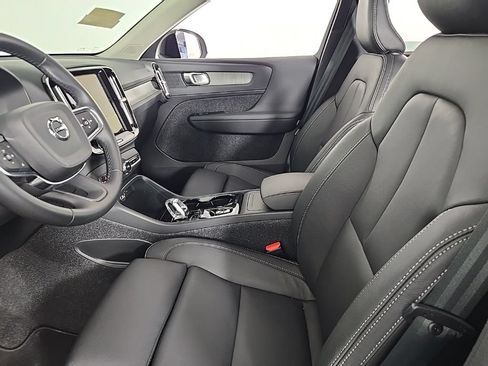 Certified 2026 Volvo XC40 B5 Plus AWD/4WD image 20